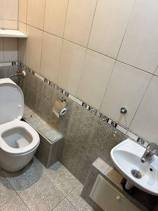 Дава се под наем Четиристаен апартамент в Русе, Център - 100 кв.м за 459 € - Снимка #7