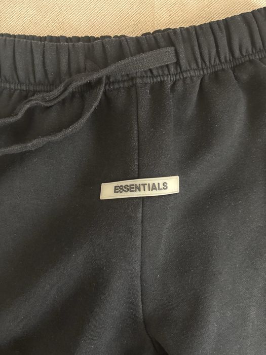 Pantaloni essentials