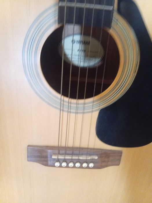 Продам гитару YAMAHA