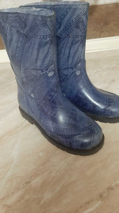 Продам резиновые сапожки