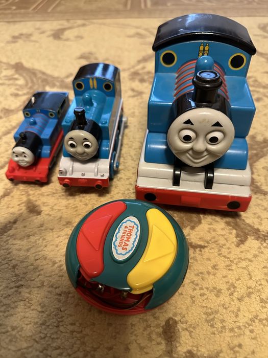 Продам игрушки Томос