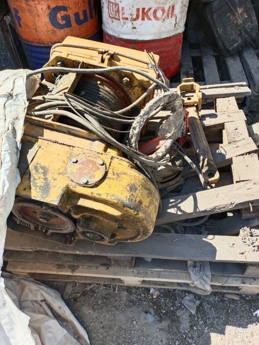 Тельфер продам 3-5 тонн