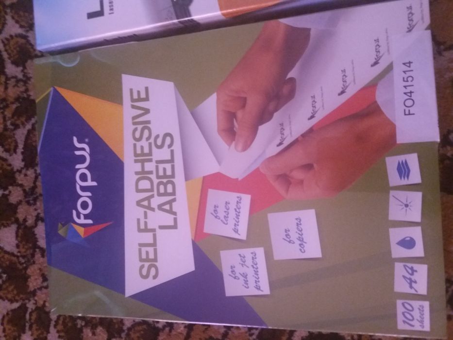 Продам лейблы А4 новые в пачках
