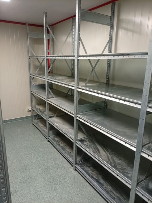 Rafturi metalice pentru depozitare marfa manuala si arhiva