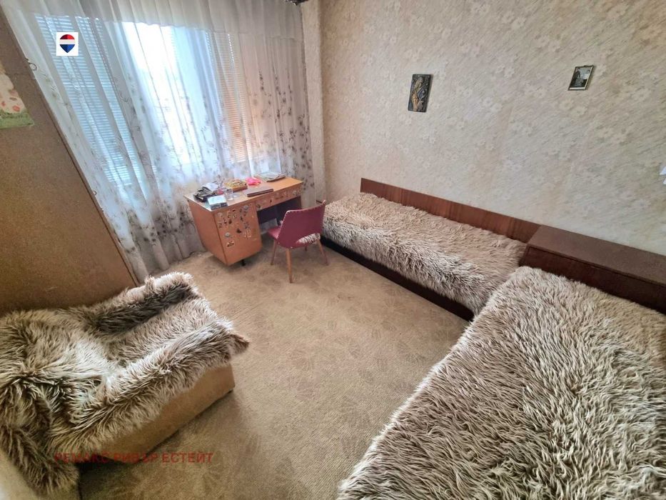Две къщи в един двор за продажба с. Красен, обл. Русе