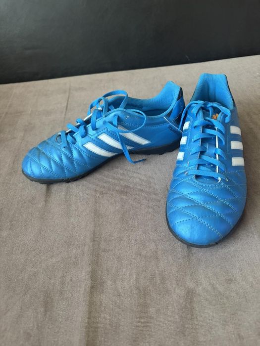 Adidas футболни обувки (стоножки)