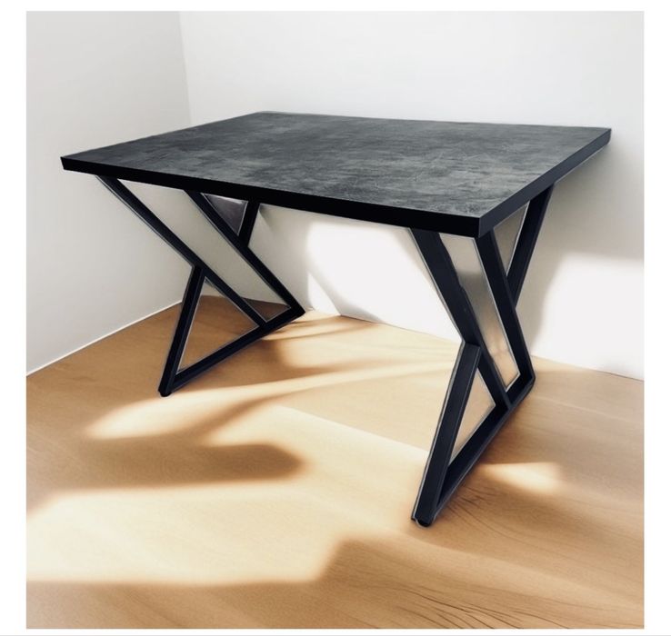 Продам обеденный стол