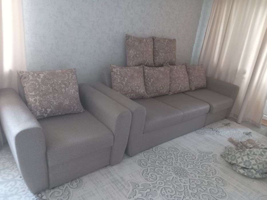 Диван + 2 кресло сатылады.