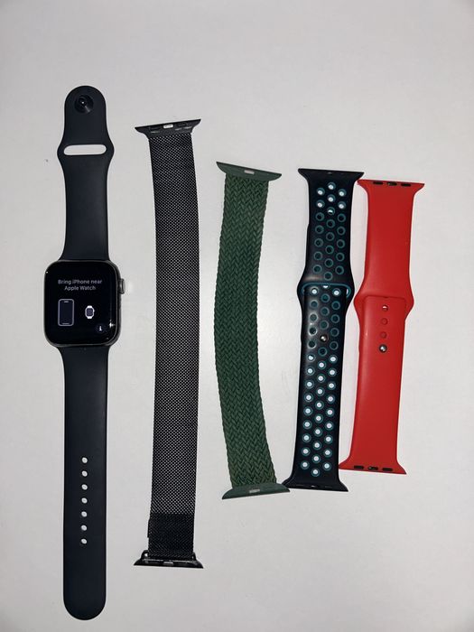 Apple Watch SE 44мм 2020