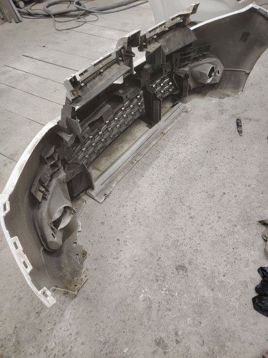 Bară față Logan  2, și 3 stare bună