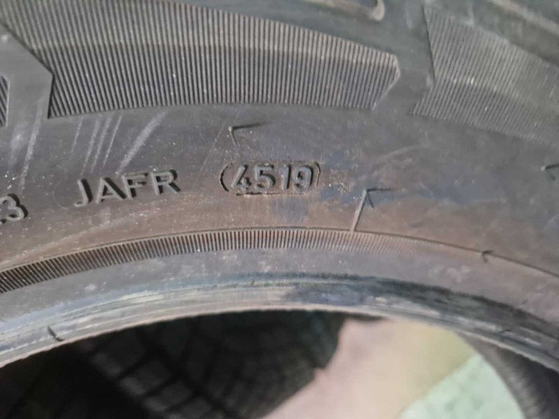 4 Goodyear R17 215/65
зимни гуми за SUV DOT4519