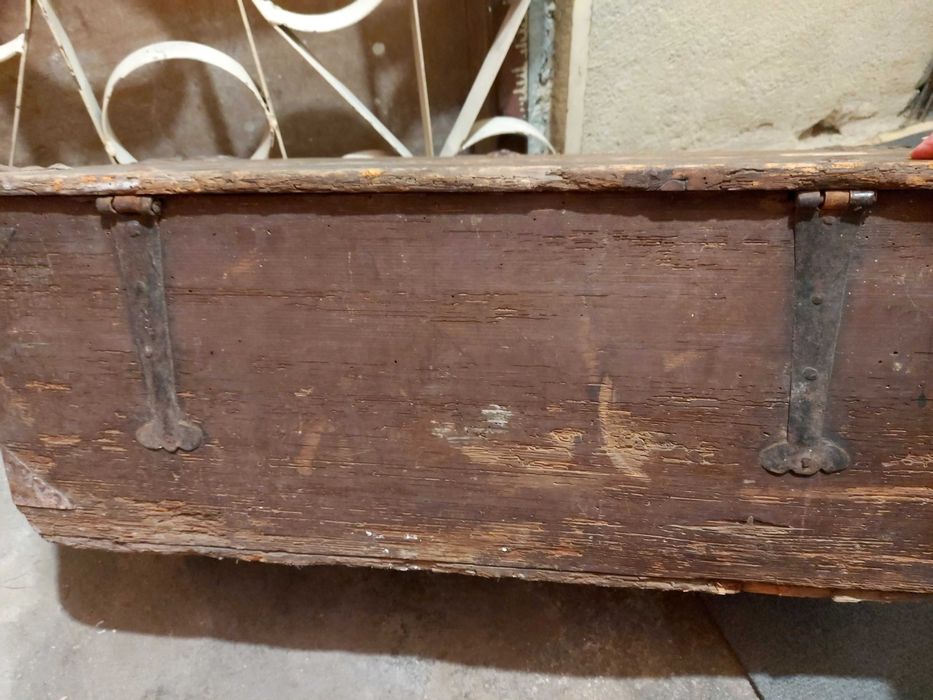 Стара дървена ракла