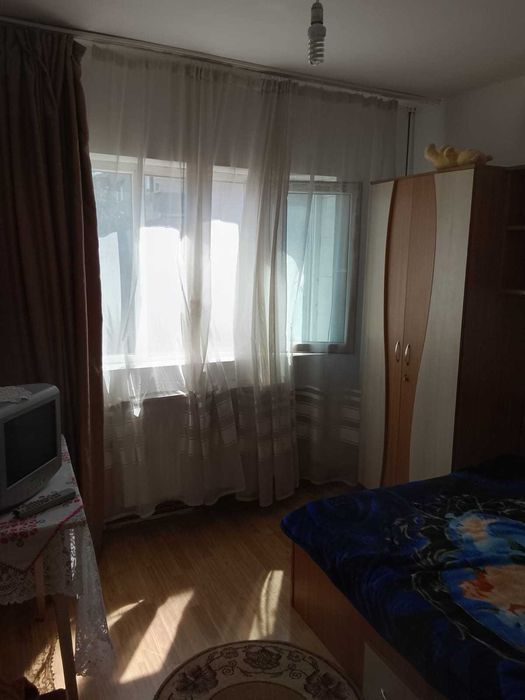 PROPRIETAR, DECOMANDAT Vand Apartament in Zona Padurea Crihala