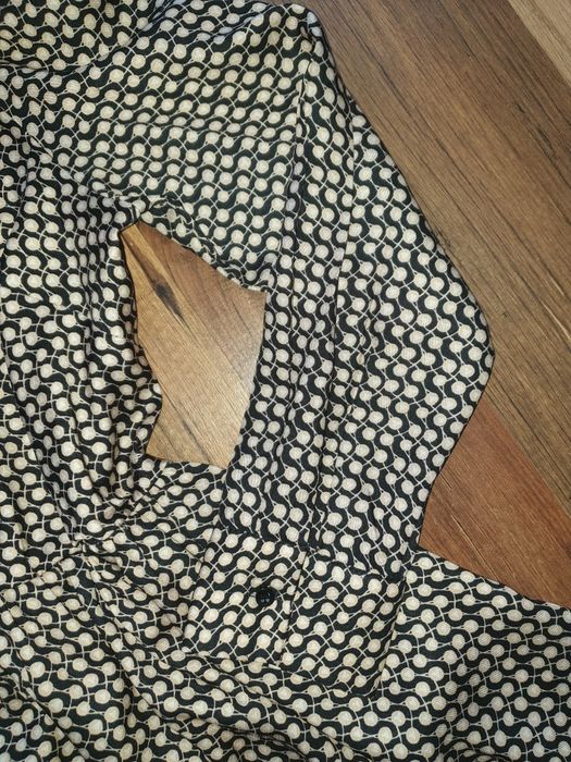 Rochie cu maneca lunga, subtire, lungime medie