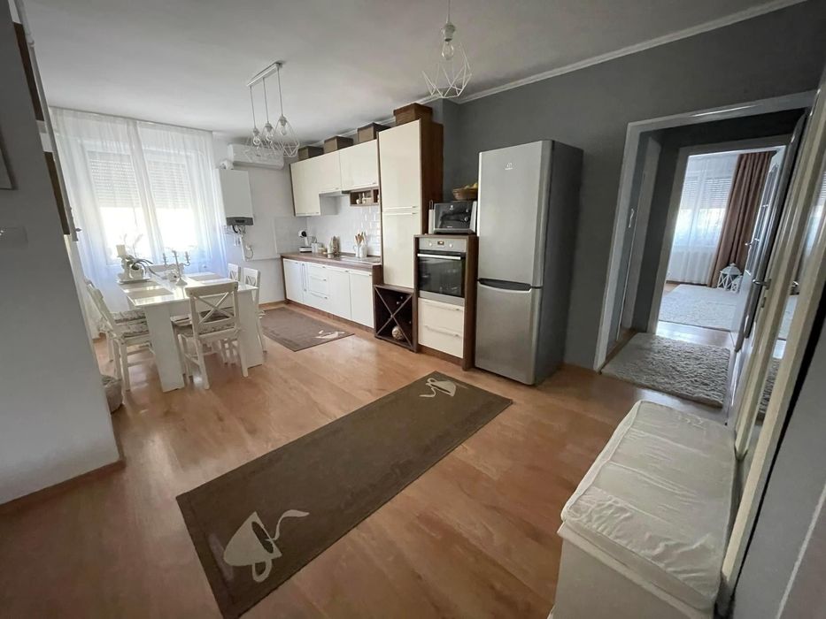 Vand apartament 2 camere