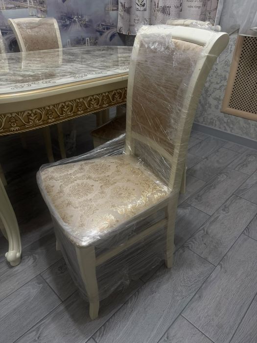 Стол "Роза" со стульями.