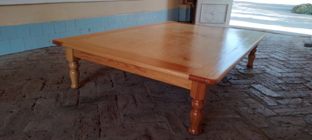 Sof yog'ochdan yasalgan xontaxta