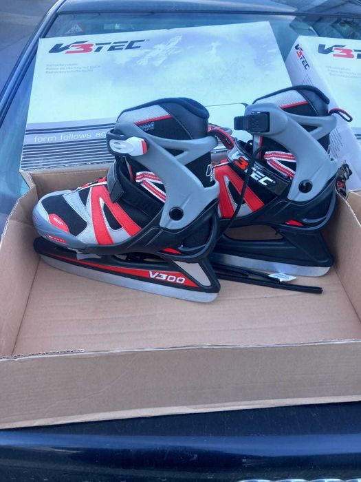 Детски кънки за лед V3Tec V300 - 2 чифта