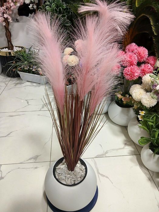 Suniy gullar va daraxtlar.