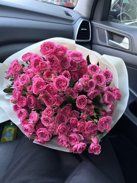 Свежие кустовые розы
