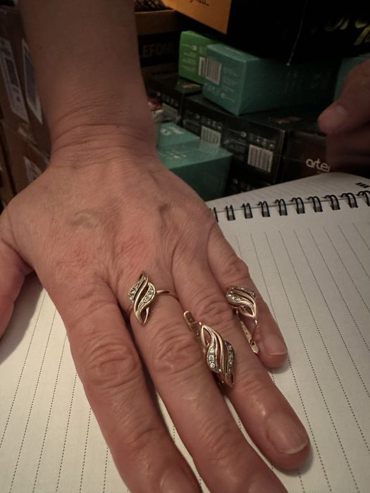 Продается коплект бриллант 10,5гр россия