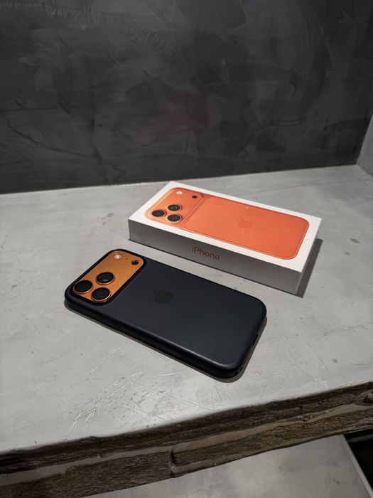Iphone 17 Pro Max Orange + подаръци