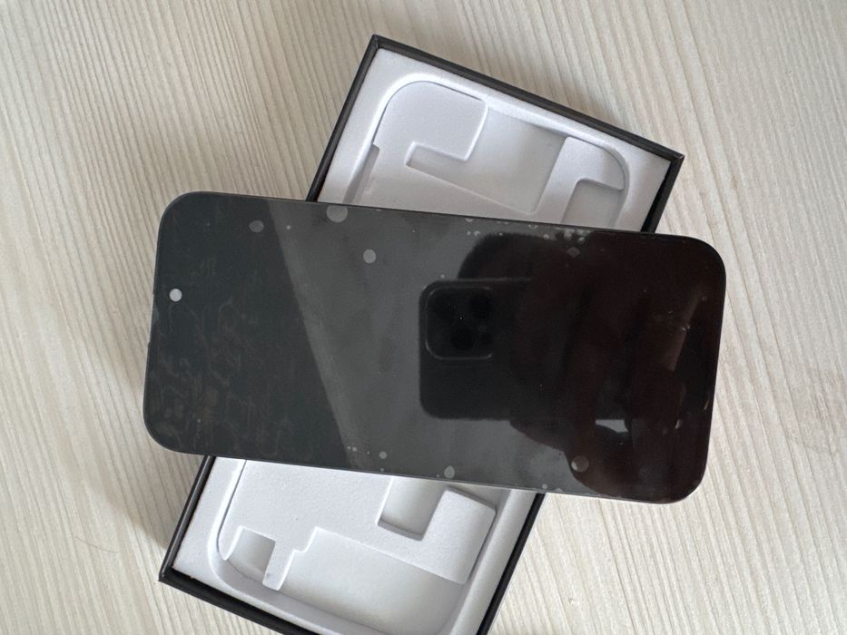 Дисплей iPhone 16 pro max