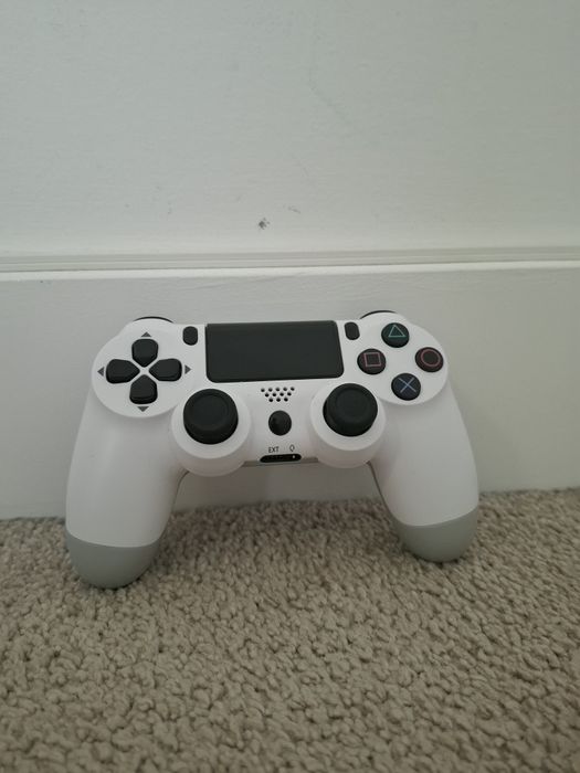 Ps4, folosit ceva timp și funcționează bine
