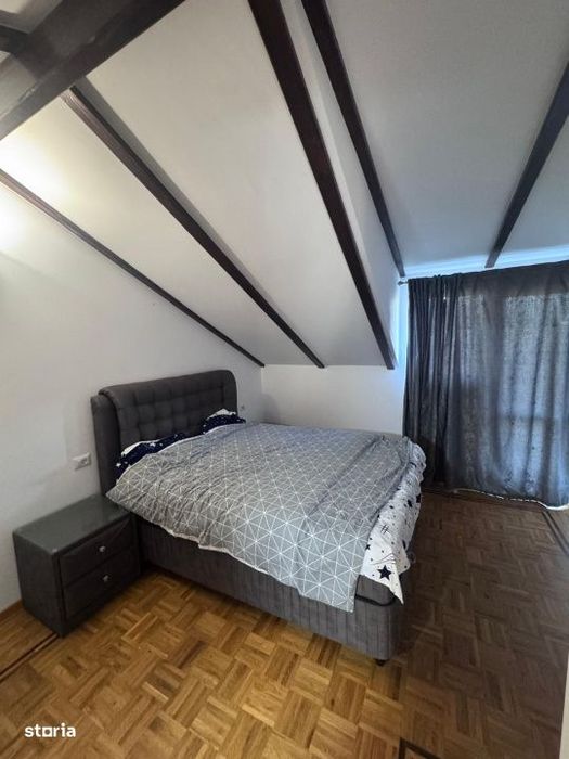 Casa individuala cu garaj si foisor, centru- Horodnic de Sus