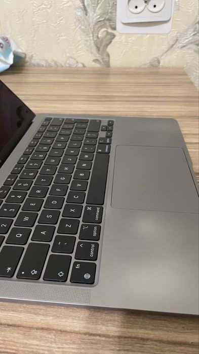 MacBook Air M1, 16 RAM, 256 SSD