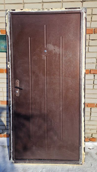 Продается дверь//