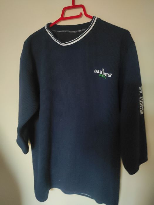 Pulovere, jersee, marimi diferite, modele diferite, culori diferite