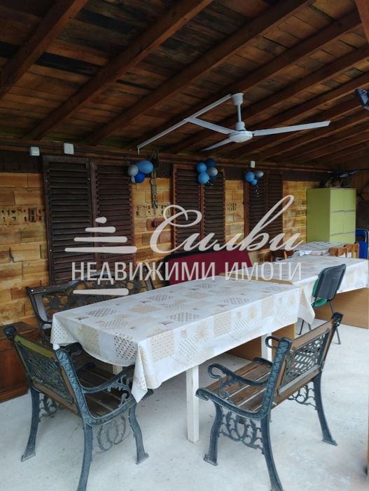 Двуетажна ТУХЛЕНА къща с ГАРАЖ - с. Мадара