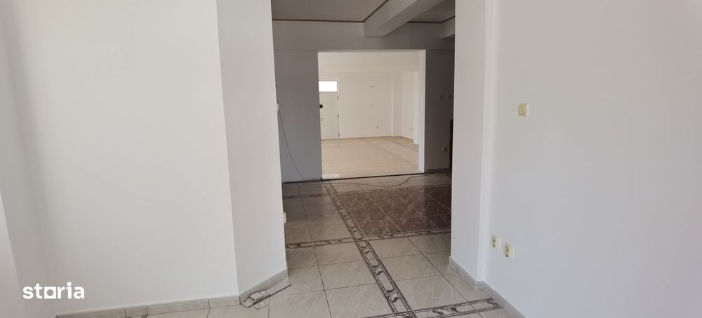 Casa S+P+1, pretabil si pentru birouri + Graj/Service auto in curte
