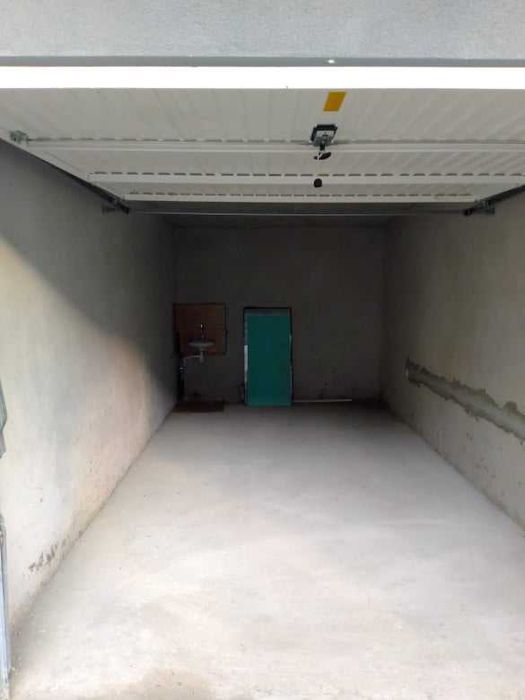 Дава се под наем Гараж / Паркомясто в Варна, Бизнес хотел - 17 кв.м за 153 € - Снимка #1