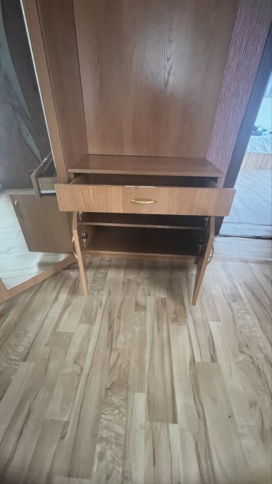 Продам прихожку в среднем состоянии