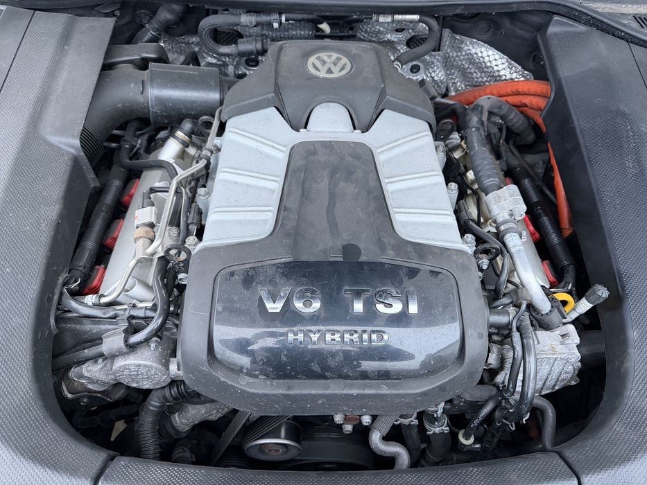 Dezmembrez touareg 7p hybrid 3.0tfsi CGE bixenon interior electric