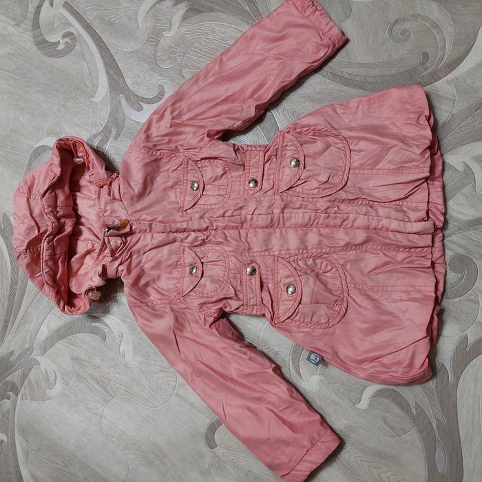 Продам демисезонный плащик