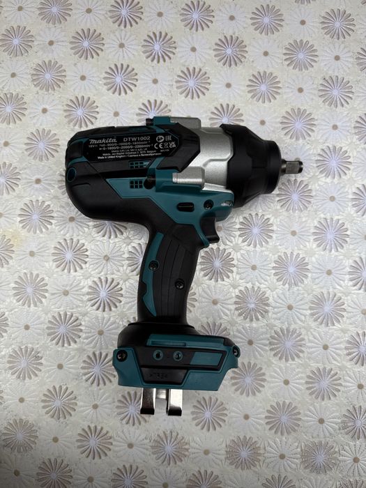 Акумулаторен гайковерт ударен MAKITA DTW1002
