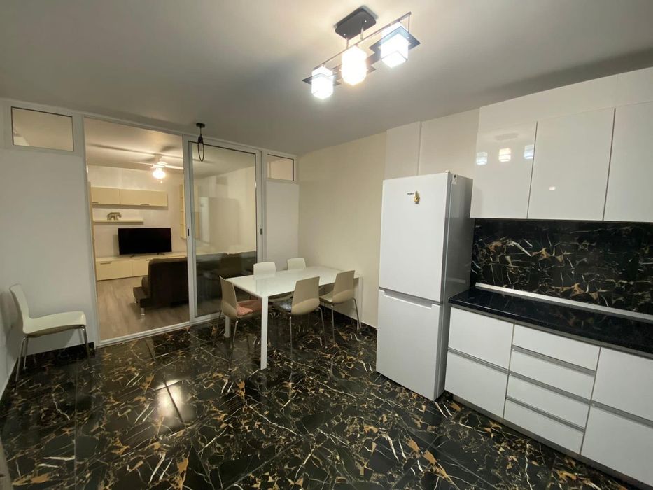 Apartament+ parcare zona Vivo