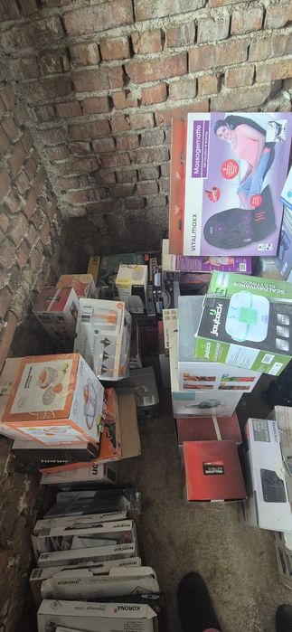 Стоки за бита: ютии, сокоизтизквачки, вентилатори, кантари, сешуари и други.