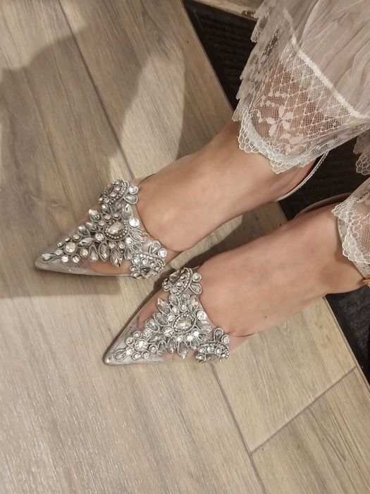 Продам туфли очень красивые. Размер 37