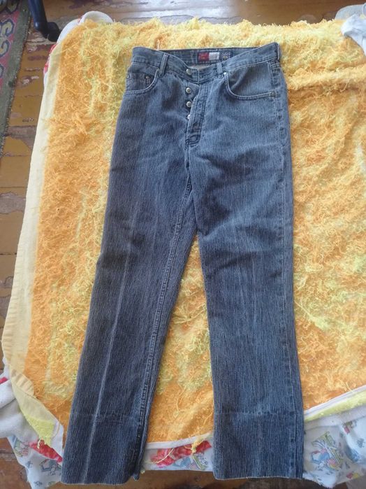 Продам джинсы мужские