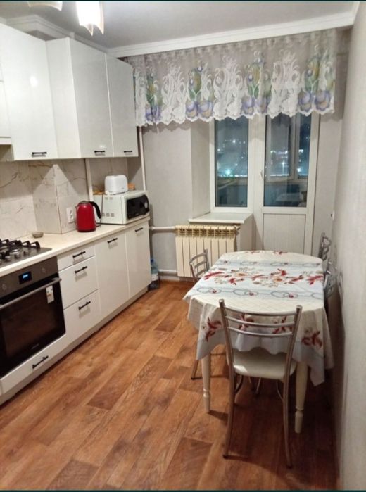 Продается 4-х комнатная на Республики