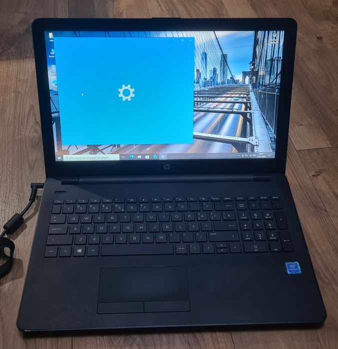 Laptop HP 15,6", 8 GB DDR3, Intel Pentium N3710, HDD 500 GB