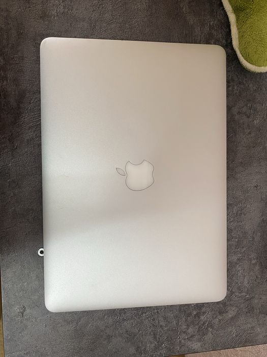 Макбук air 2017год