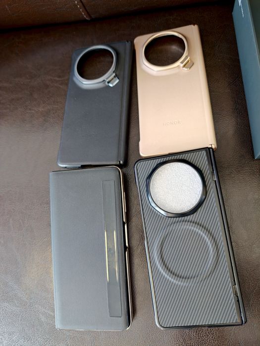 Honor Magic V5 Dawn Gold 16GB+512GB в гаранция + подаръци - бартер