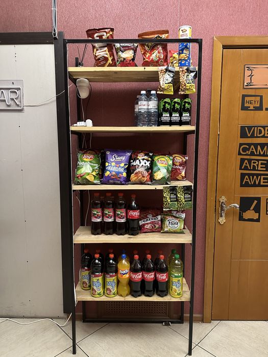 Холодильник для напитков|Ресепшн|столы|диваны