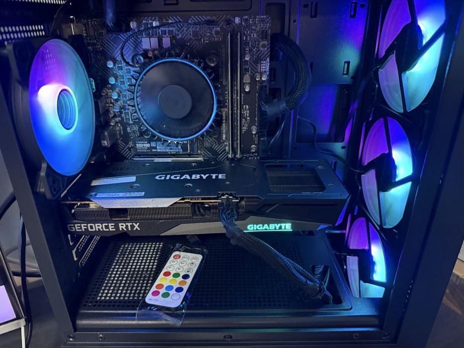 Vand schimb PC Gaming i5 13400 16Gb RTX 4060Ti SSD 500Gb 2 ani Garanti