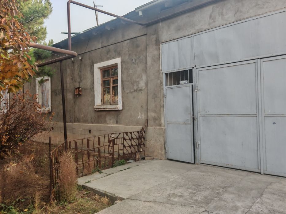 Qibrayda srochno yer narxida uy sotiladi